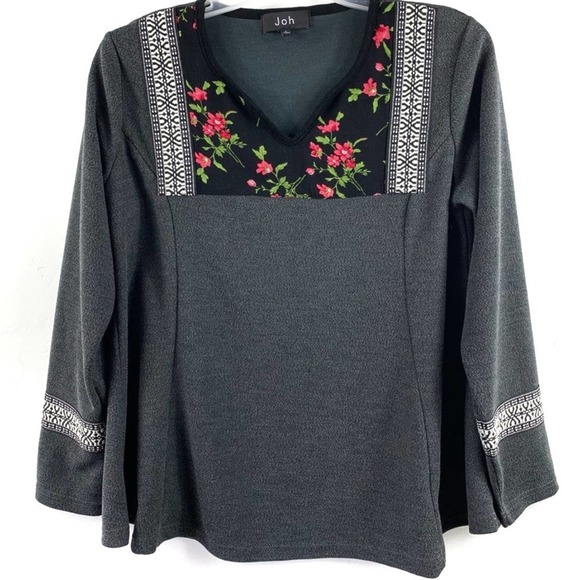Joh Tops - Women's Joh Boho Long Sleeve Trapeze Top, Floral Bibbing, Gray, Accent Stitching